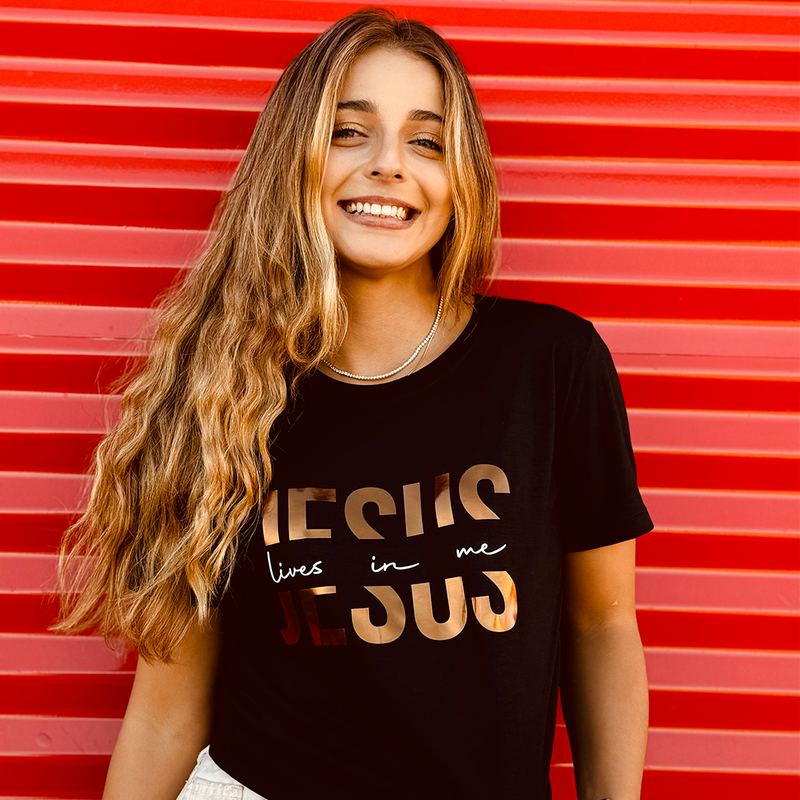 Camiseta Feminina Preta Jesus Lives In Me